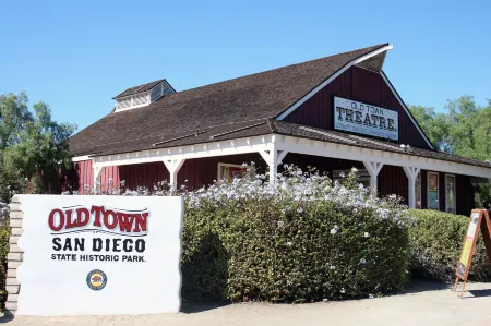 Hotel Indigo San Diego-Gaslamp Quarter Отели рядом с достопримечательностью «Ботаникал Билдинг»