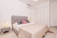 Le Rez de Jardin Hotels in La Marsa