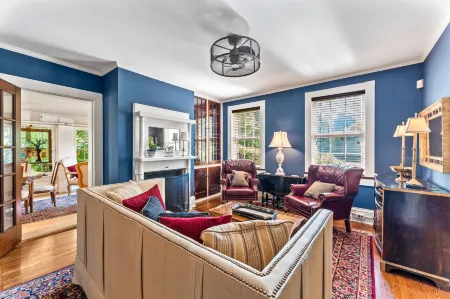 The Inn on Market Отели рядом с достопримечательностью «TwentySix Bar and Grill»