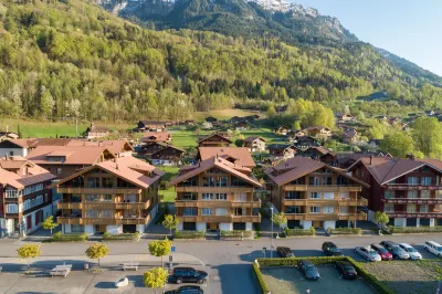 Chalet Apartments Iseltwald Hoteles cerca de Lago de Brienz