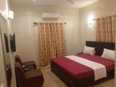 Elegant Guest House Karachi Hotels near Chase Up, university road, main Nipa