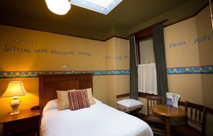 McMenamins White Eagle Saloon and Rock & Roll Hotel