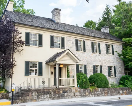 Thomas Rose Inn Hotels in Lewisburg