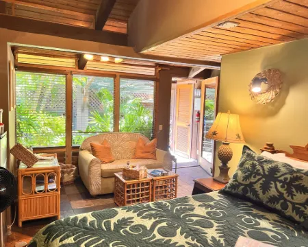 Maui What a Wonderful World Bed & Breakfast Hotels in Wailea