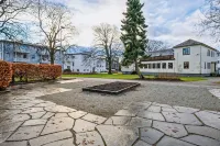 Staysville – City Center Отели в г. 