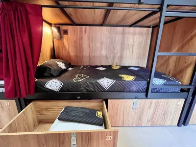 Velvet Hostel Отели в г. Пуэнте де Вальекас