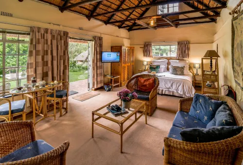 Charming Yellowwood Cottage for 2 People in Spacious Garden!