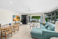 Sea Point on Trinity Beach Hotels in Yorkeys Knob
