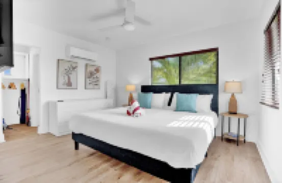 Waves on Walnut - Beach Access Hotels near Hollywood Parasail