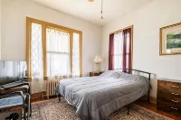 Cozy Cape Cod Bungalow King Queen WD Full Kitchen Wifi Desk Hotels in York