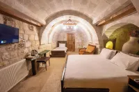 Belenus Cave House