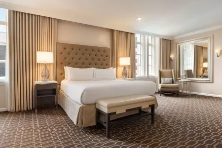 Hilton New Orleans/St.Charles Avenue Отели рядом с достопримечательностью «Центр Морального Конвенции Эрнеста Н»