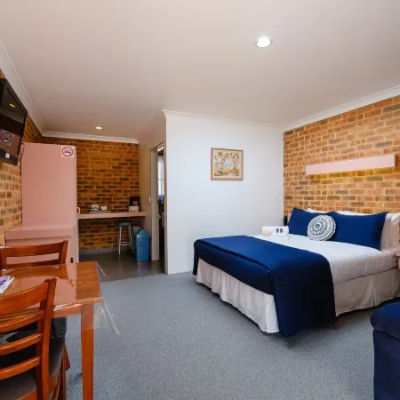 The Lydoun Motel