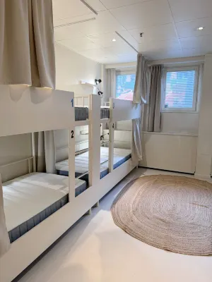 Nomad Gardet - Hostels