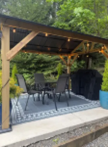 Modern studio with hot tub and patio access