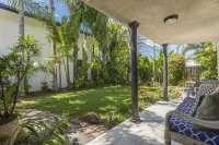 BESAKIH @ BYRON BAY central to town & main beach , large garden, pet friendly