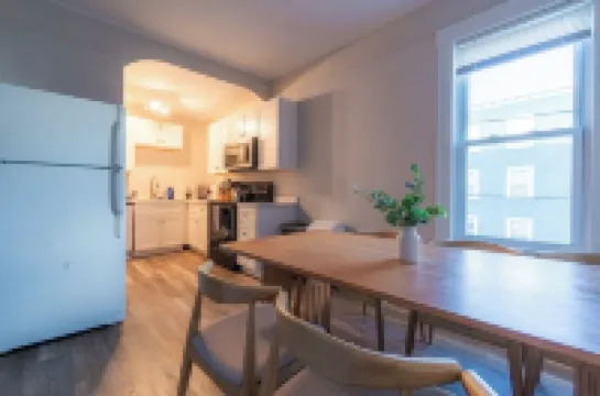 Spacious 3BR - Walk to Downtown Salem, Game Room!<br>