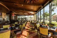 Oceanview condo with pools, hot tubs, sauna, and two balconies Galveston Island Convention Center at The San Luis Resort附近的飯店