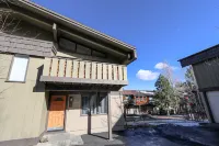 Spacious Layout with Pool Access and Views - Gorgeous Mountain Retreat