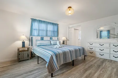 Spacious Living Area and Keyless Entry - Elegant Family Retreat