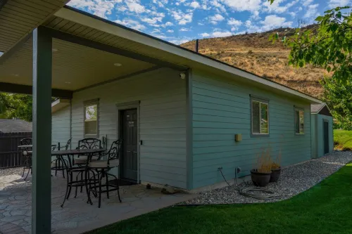 Charming Cottage with Outdoor Kitchen and Sauna - Inviting Retreat