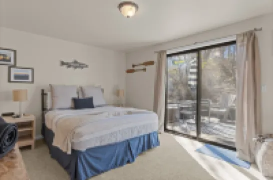 Idaho-Themed Condo with Modern Amenities - Charming Cozy Retreat