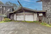 Elk Mid-Century - Guest House Hotels in Elk