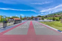 Mountain View Condo with Fast WiFi, Shared Hot Tub, & Resort Amenities Hotels in Stratton