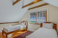 Breathtaking Riversides and Cozy Fireplace - Charming Rustic Oasis