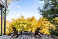 Mountain Views and Hot Tub - Cozy Upscale Cabin Retreat