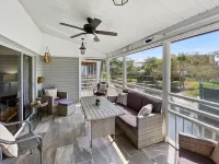 Two Heated Pools and Tennis Courts - Charming Tropical Haven Hotels in Siesta Key