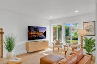 Stunning Pool and Fire Pit with Breathtaking Views - Luxurious Retreat