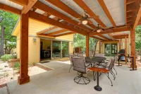 Romantic Suite with Private Patio and Communal Kitchen - Charming Retreat Hotels in Wimberley