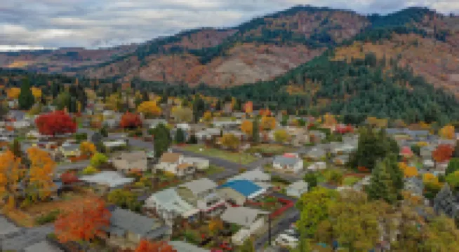 Hot Tub and Gourmet Kitchen with Mt Hood View - Charming Escape