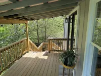 Charming studio in lovely Topping with AC, WiFi that has stunning water views! - de charme