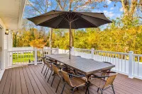 Seaside Retreat - FirePit, Bikes, Office, Grill, WiFi Hotel a West Yarmouth