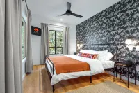 Charming Cowboy-Themed Suite with Creek Views - Elegant Escape