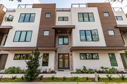 Rooftop Patio and Elegant Design - Stunning Modern Retreat