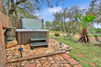 Three Horses Ranch Hotels in Blanco County