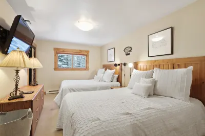 Cozy Balcony and Indoor Hot Tubs - Charming Mountain Retreat