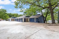 Wave-Free Swimming and Premier Dock Access - Tranquil Cove Oasis