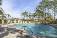 Scenic Lake Views and Included Golf Cart - Charming Haven Hotels in Miramar Beach