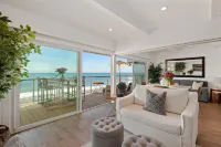 Ocean Views and Cozy Comfort - Chic Beachfront Escape