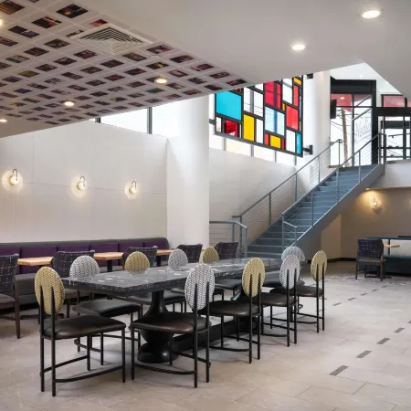 Hampton Inn Long Island City NY Отели рядом с достопримечательностью «Мидтаун-Ист»