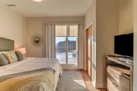 Spacious Sunset View and Secure Access - Inviting Coastal Retreat