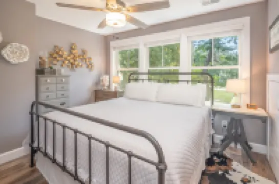 Chef-Ready Kitchen and Cozy Carriage House - Stunning Boho Retreat