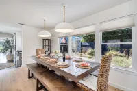Stunning Pool, Spa, and Bocce Court - Exquisite Charming Retreat