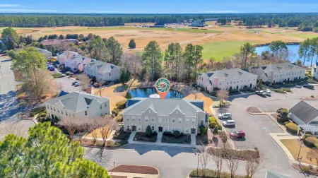 3 bedroom 2 bath,  Southern and beach style apt comfortable for whole family Отели в г. Ред Хилл