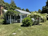 Remodeled historical Gosnold Cottage.300 yards to the beach. - 3 Sao