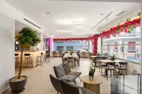 The Q Hotel - 3-Star